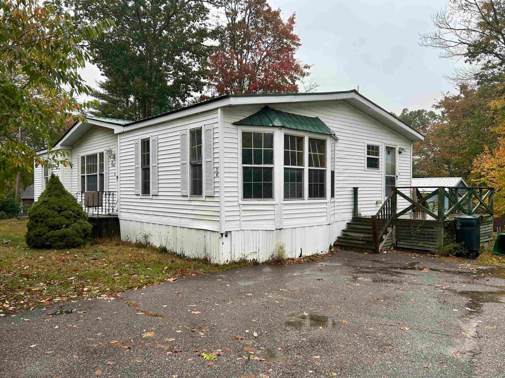 Photo of 28 Wayland Circle, Exeter, NH 03833 (MLS # 5065615)
