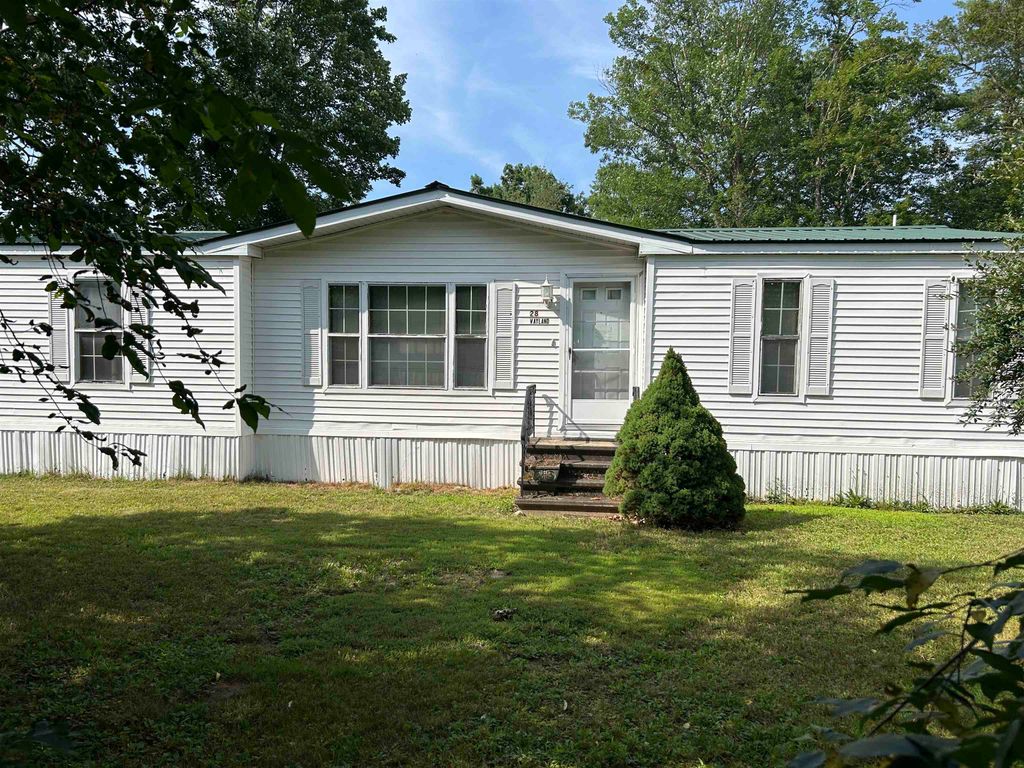 Photo of 28 Wayland Circle, Exeter, NH 03833 (MLS # 5065615)