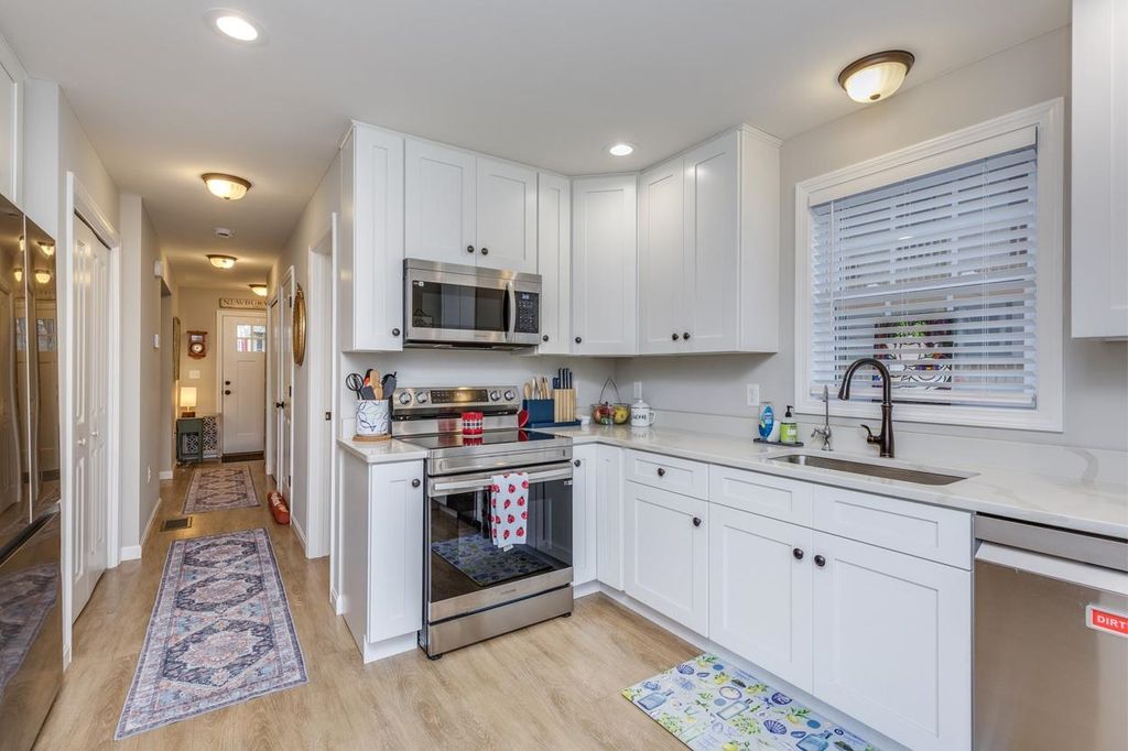 Photo of 414 Candia Road, Manchester, NH 03109 (MLS # 5070422)