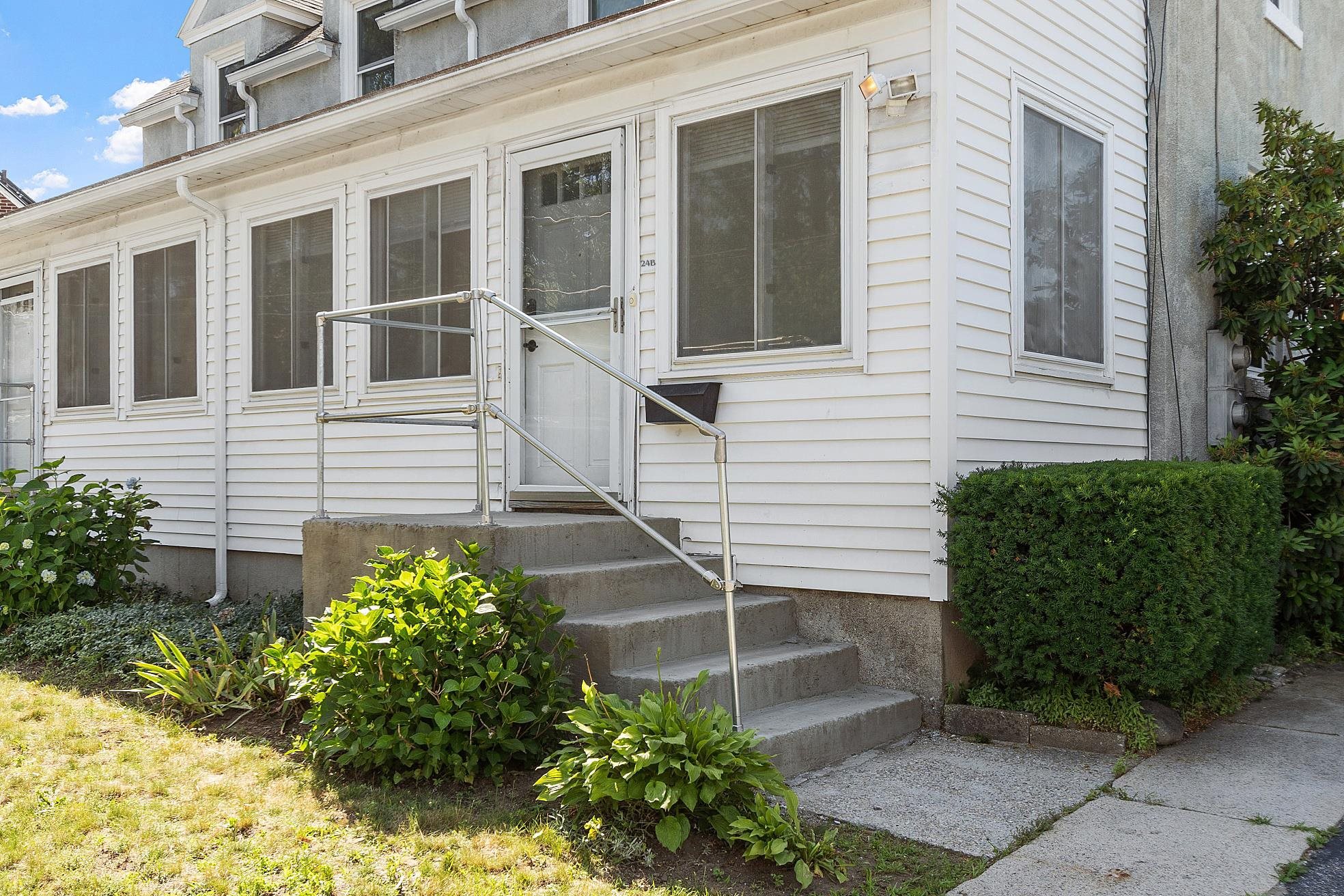 24 Grand Avenue B