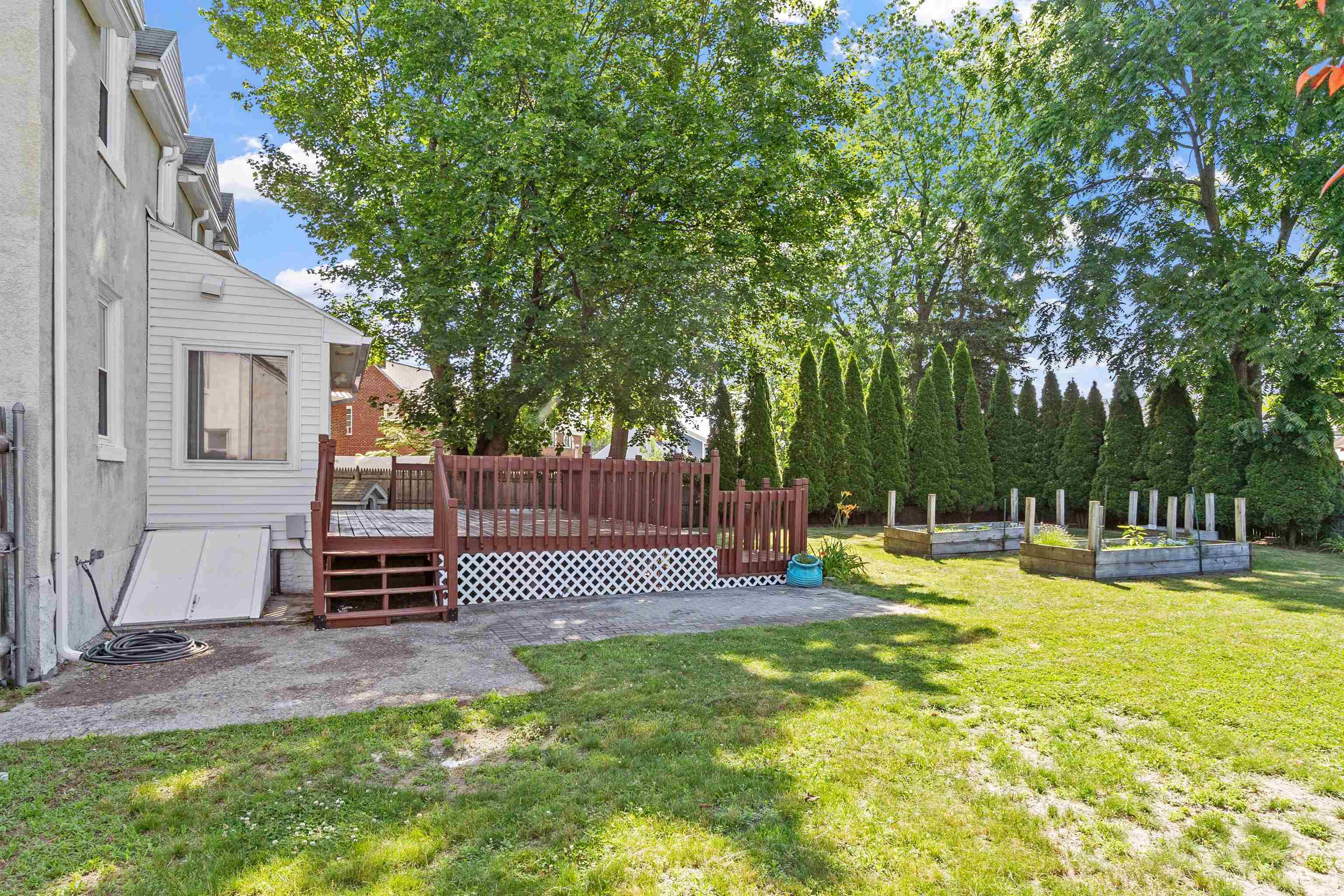 24 Grand Avenue B