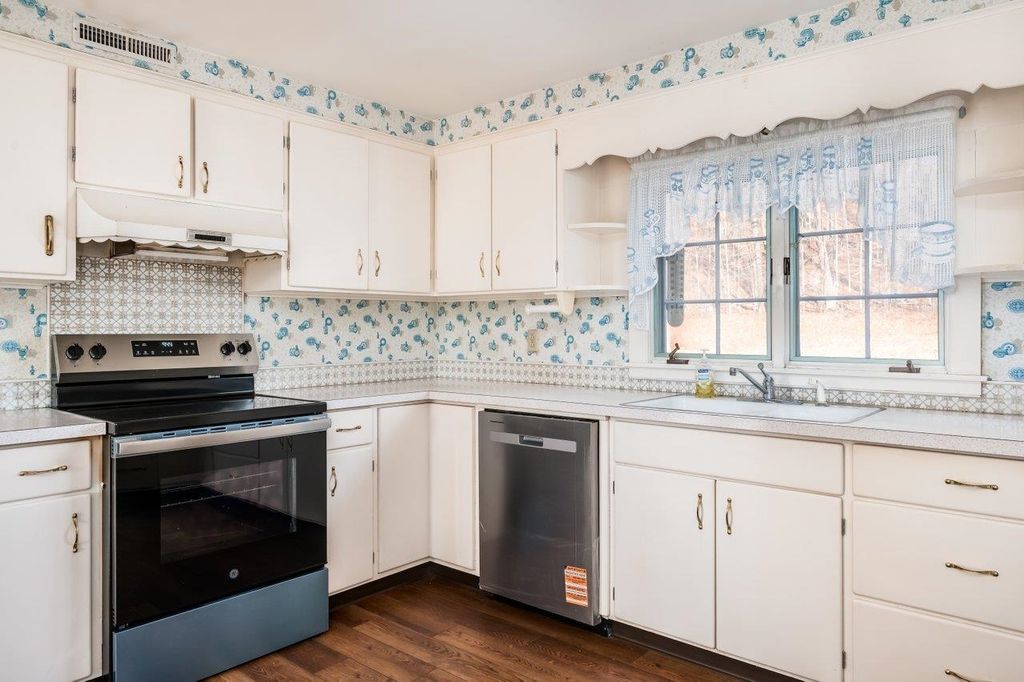 Photo of 45 Weare Road, Hampton Falls, NH 03844 (MLS # 5076440)