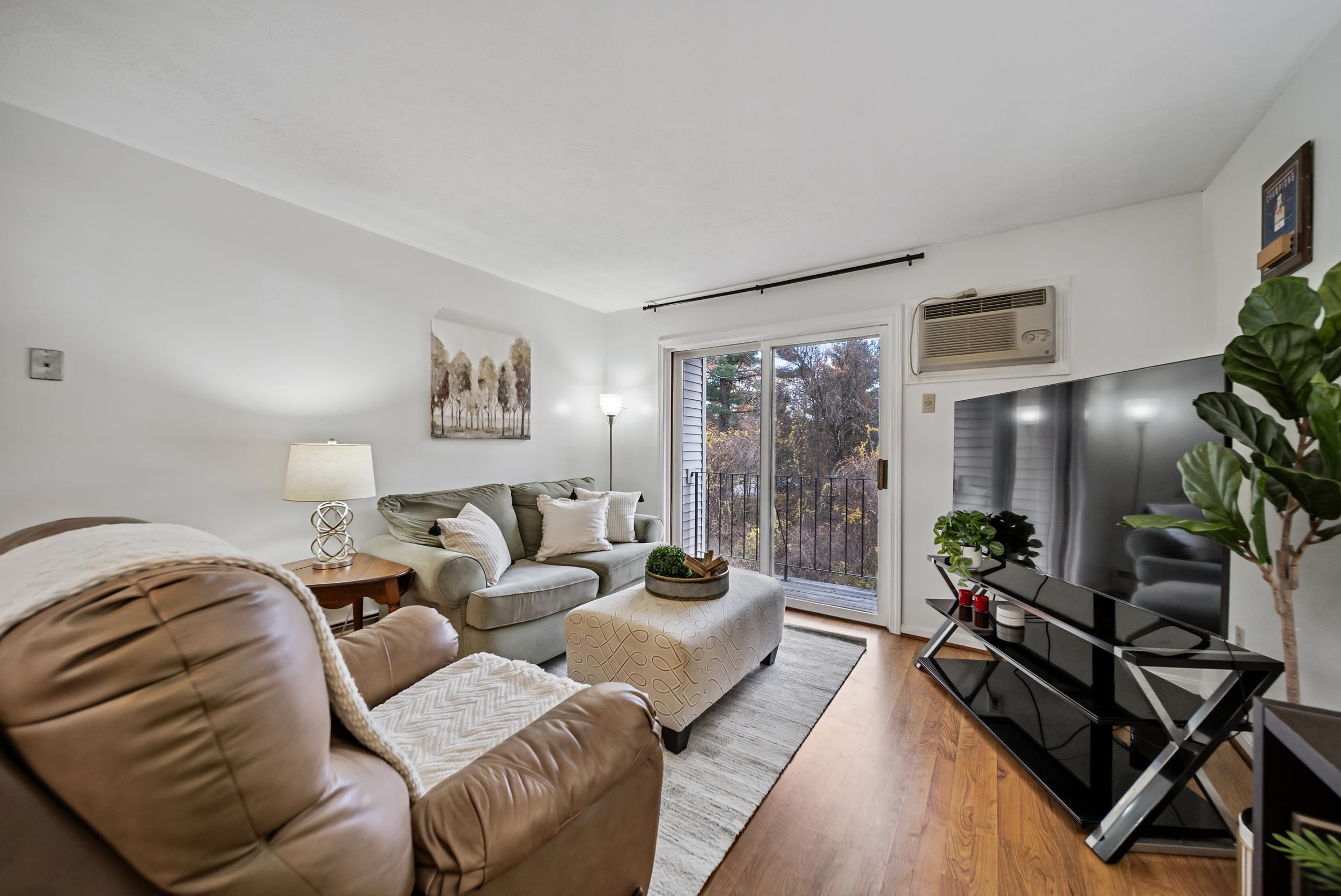 1901 Bodwell Road 28