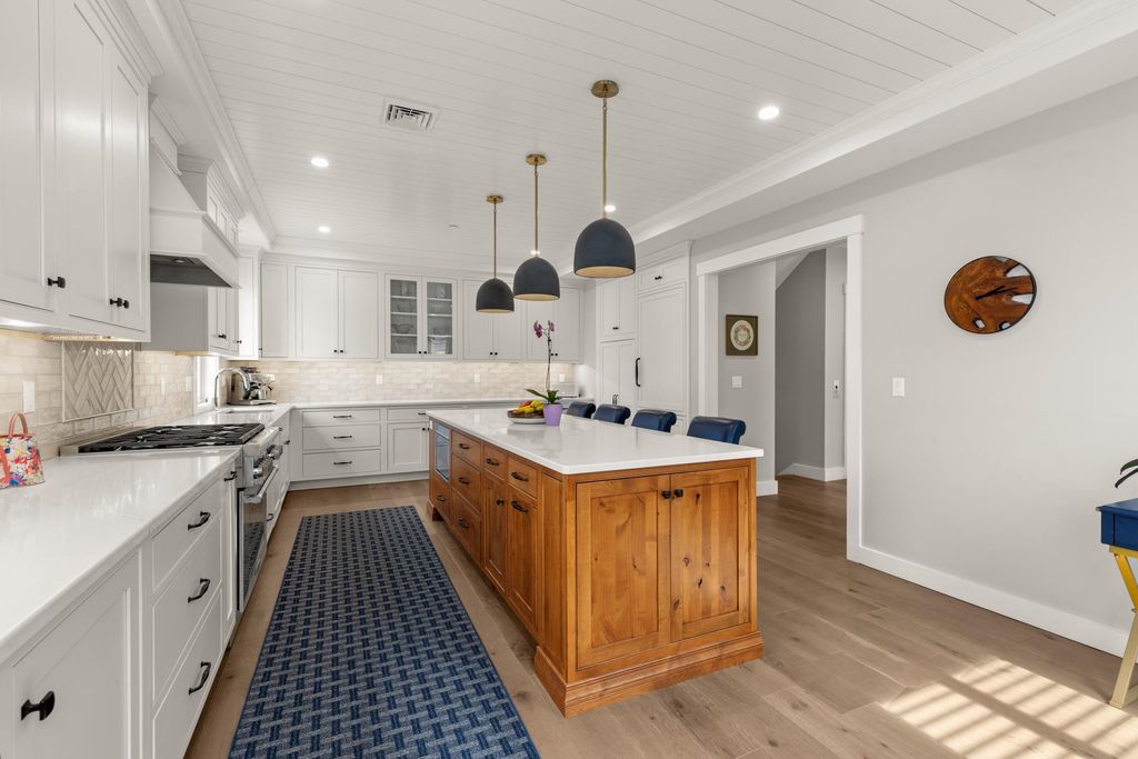 Photo of 28 Little Bay Drive, Dover, NH 03820 (MLS # 5061731)