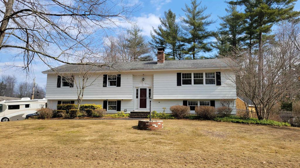 Photo of 2 Vinewood Lane, Rochester, NH 03867 (MLS # 5078916)