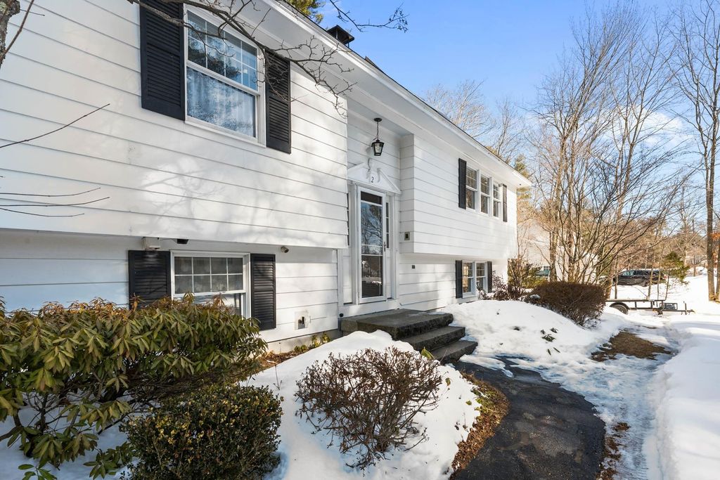 Photo of 2 Vinewood Lane, Rochester, NH 03867 (MLS # 5078916)