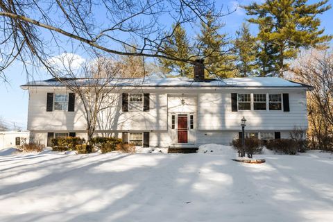 Photo of 2 Vinewood Lane, Rochester, NH 03867 (MLS # 5078916)