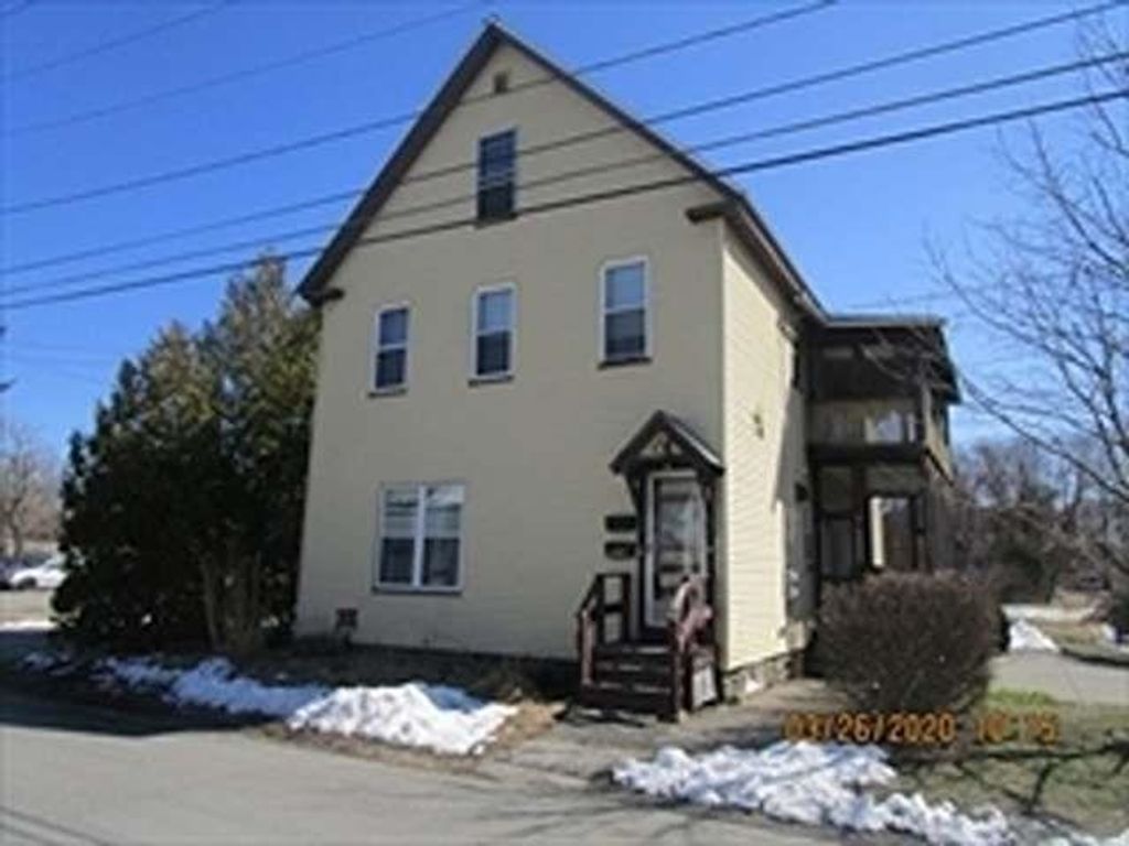 Photo of 12 Central Street #Top Floor, Derry, NH 03038 (MLS # 5067287)