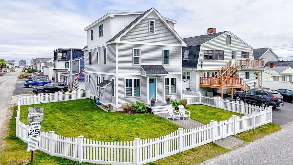 Photo of 352 Portsmouth Avenue, Seabrook, NH 03874 (MLS # 5085082)