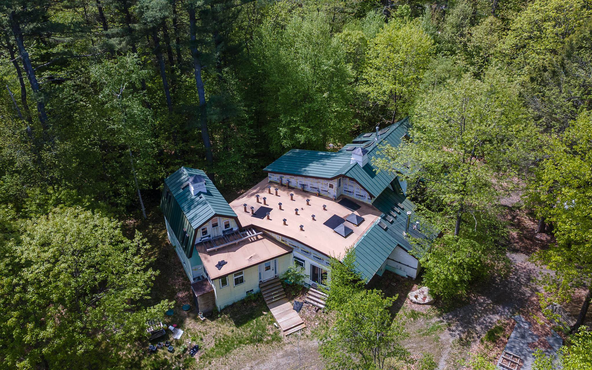 319 W Lake Road