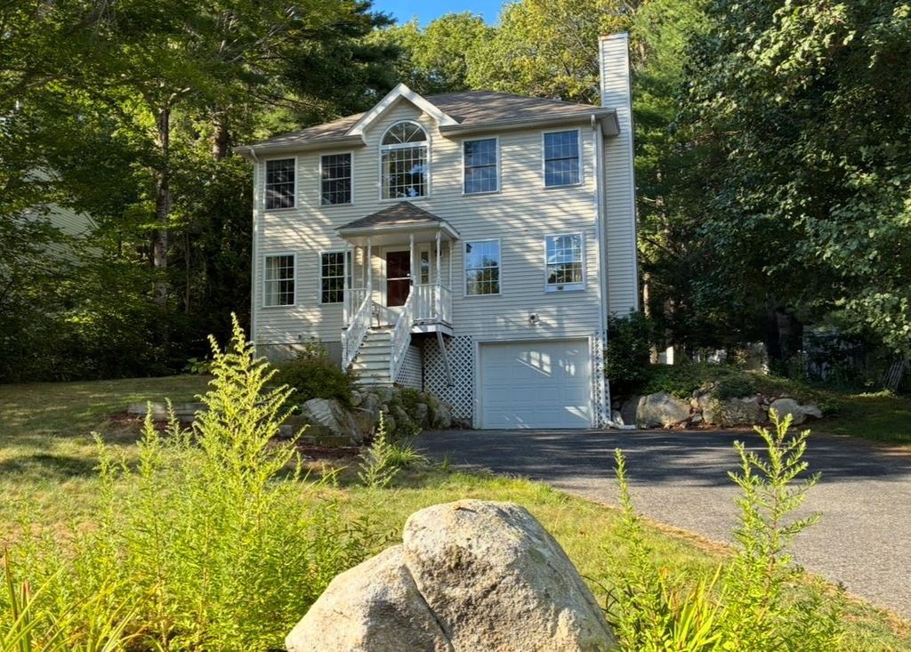 Photo of 17 Meetinghouse Road, Keene, NH 03431 (MLS # 5059406)