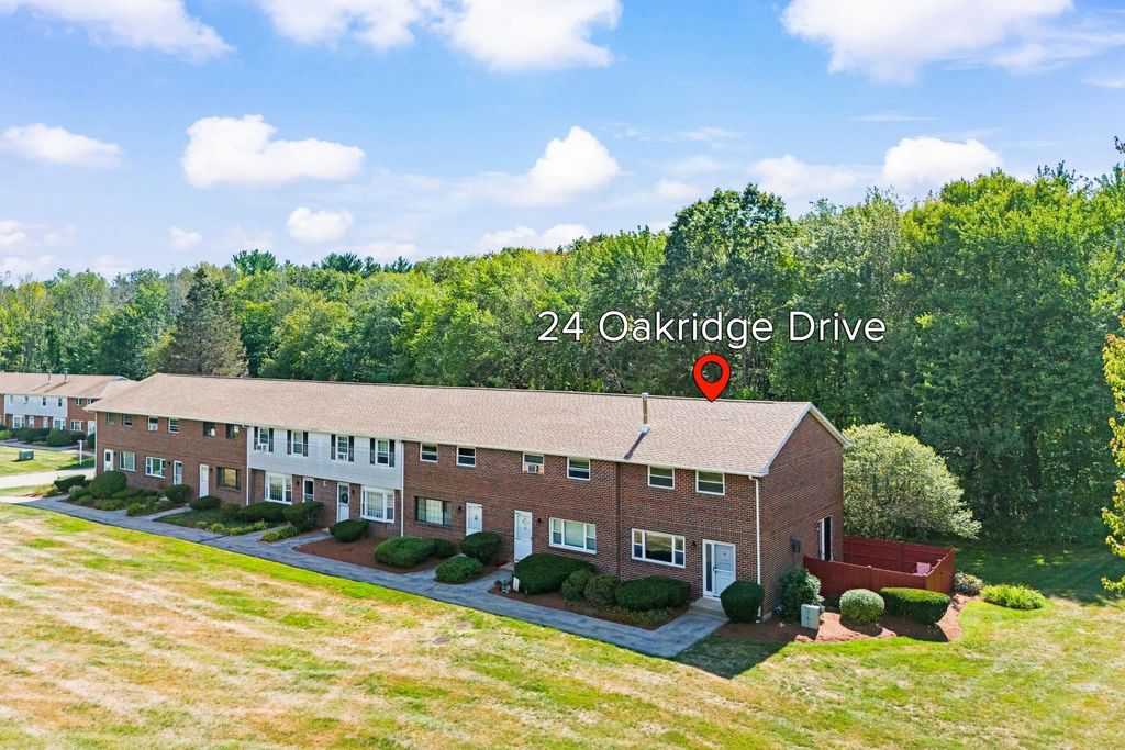 Photo of 24 Oakridge Drive, Londonderry, NH 03053 (MLS # 5067751)