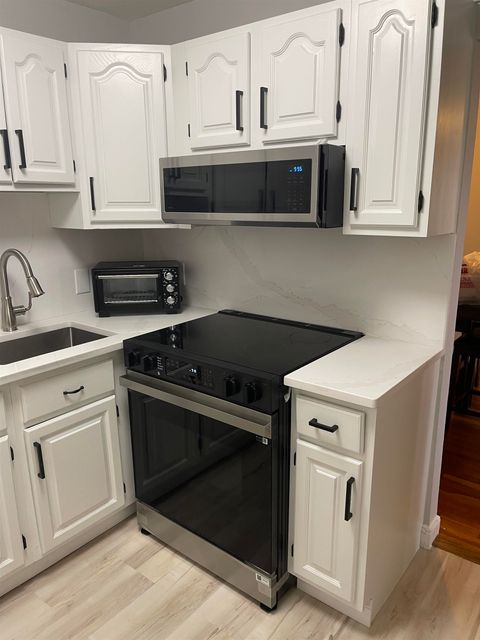 4 Brook Road 8 Salem NH 03079