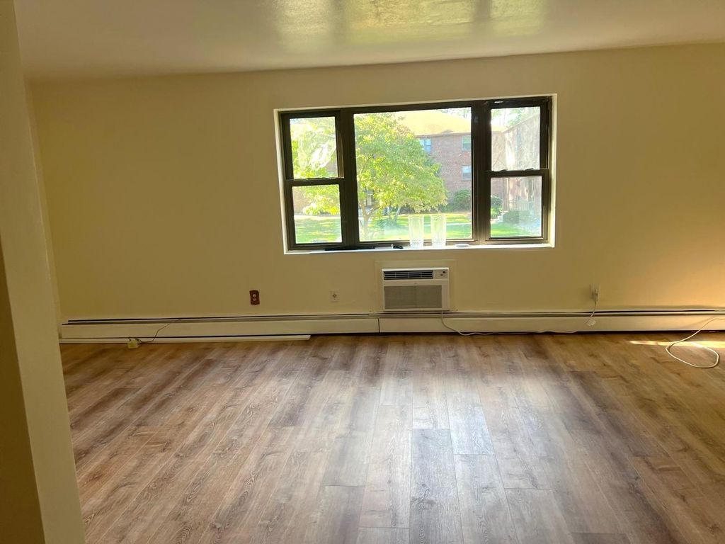 Photo of 4 Brook Road #5, Salem, NH 03079 (MLS # 5073310)