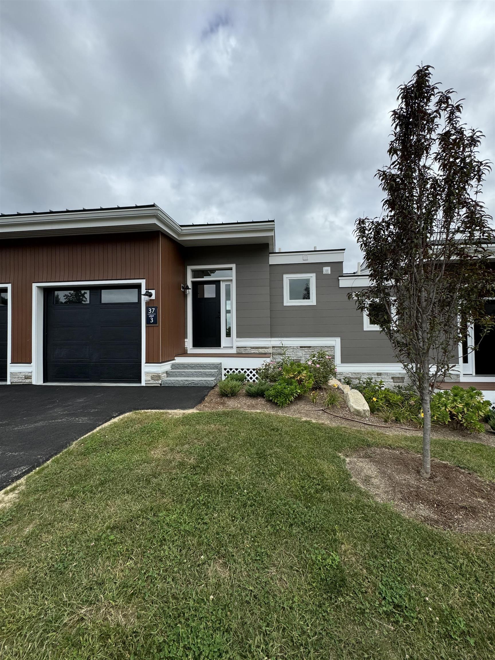 37 Vantage Point Drive 3