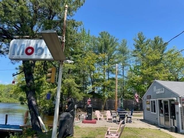 85 Pequawket Trail