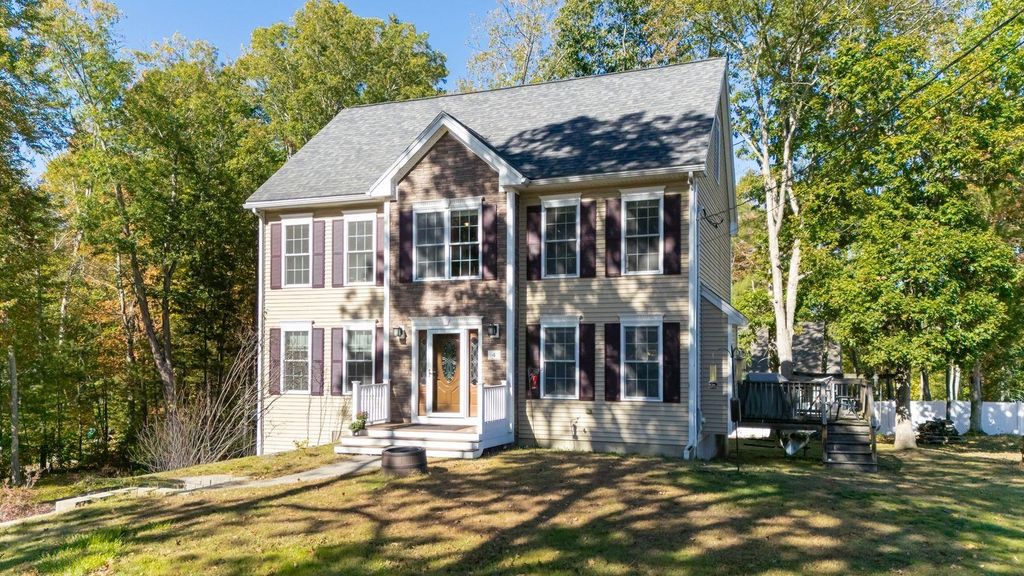 Photo of 4 Anderson Avenue, Salem, NH 03079 (MLS # 5066109)