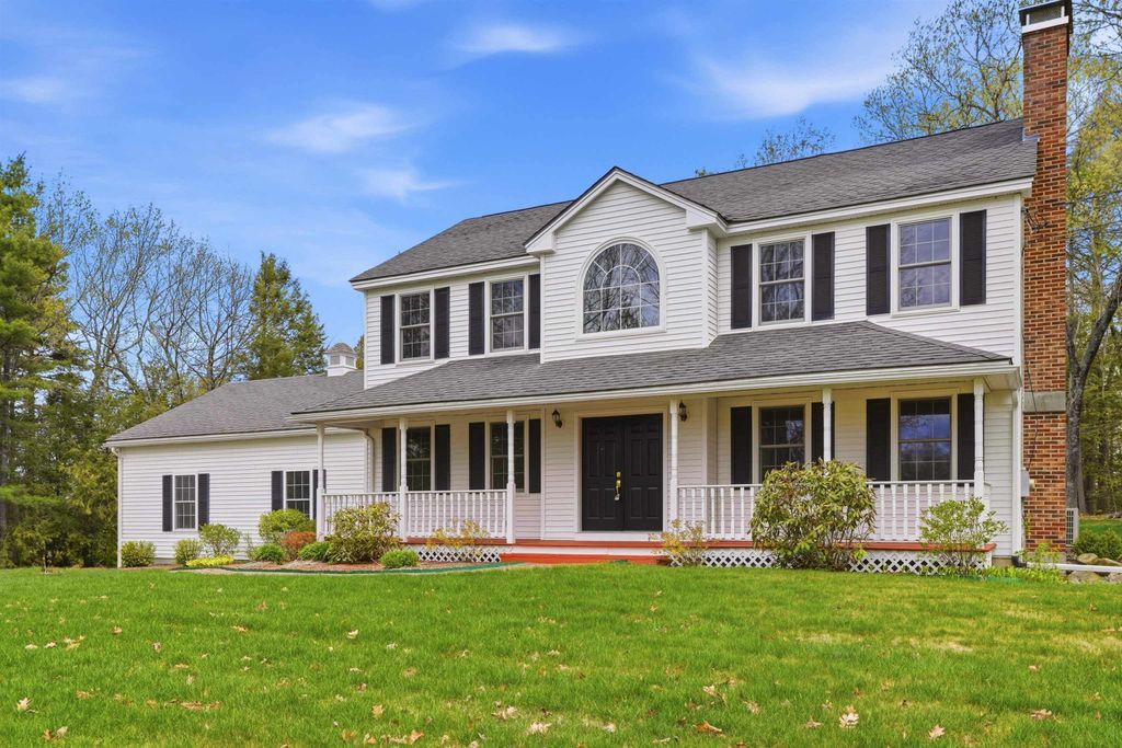 Photo of 5 Van Buren Circle, Goffstown, NH 03045 (MLS # 5087994)