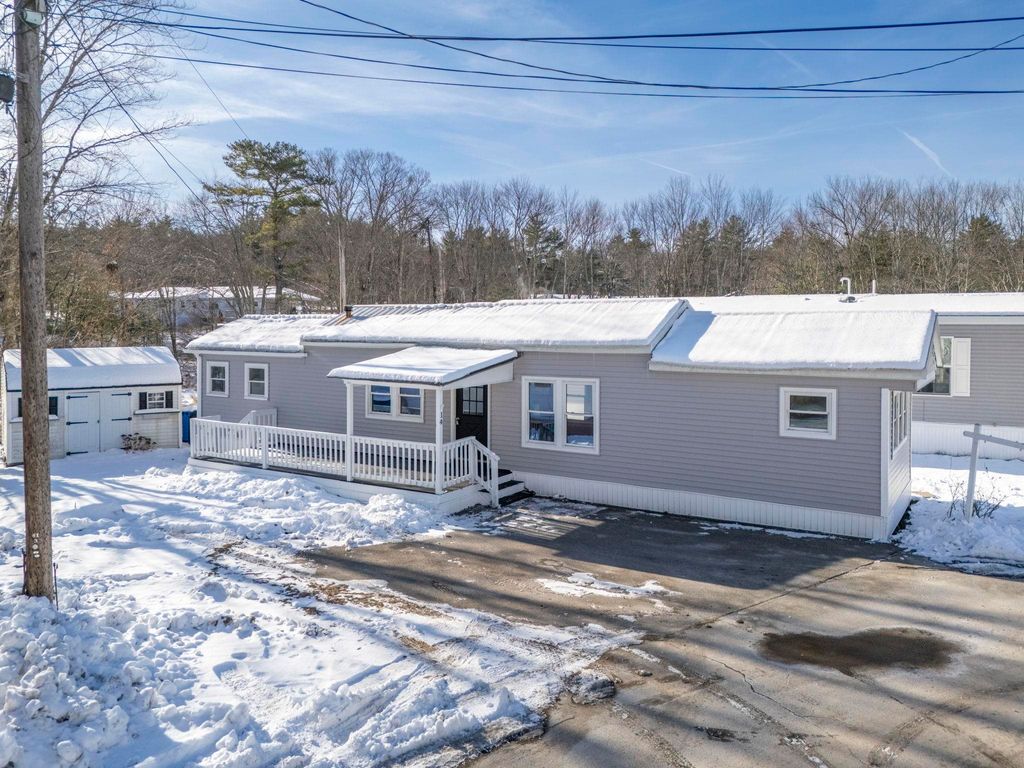 Photo of 14 Stage Coach Circle, Londonderry, NH 03053 (MLS # 5071747)