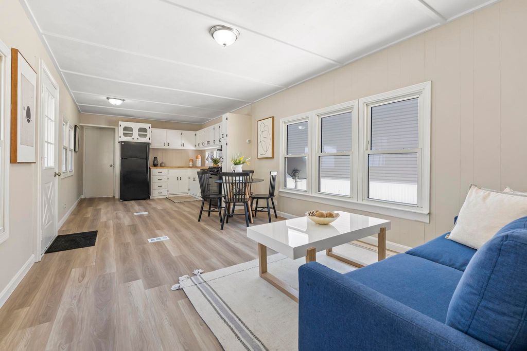 Photo of 14 Stage Coach Circle, Londonderry, NH 03053 (MLS # 5071747)