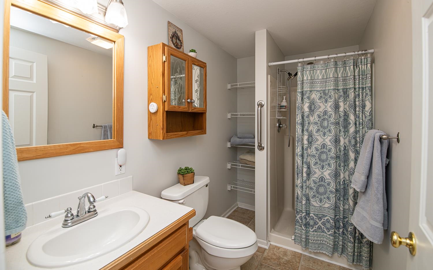 Hampstead, New Hampshire 03841, United States, 2 Bedrooms Bedrooms, ,2 BathroomsBathrooms,Residential,Pending,125042