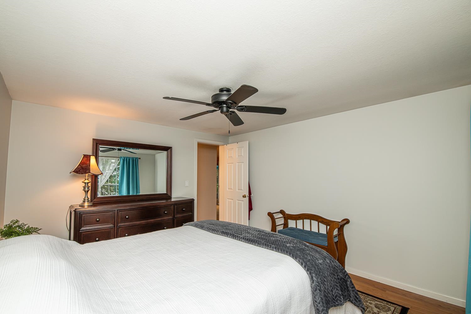 Hampstead, New Hampshire 03841, United States, 2 Bedrooms Bedrooms, ,2 BathroomsBathrooms,Residential,Pending,125042