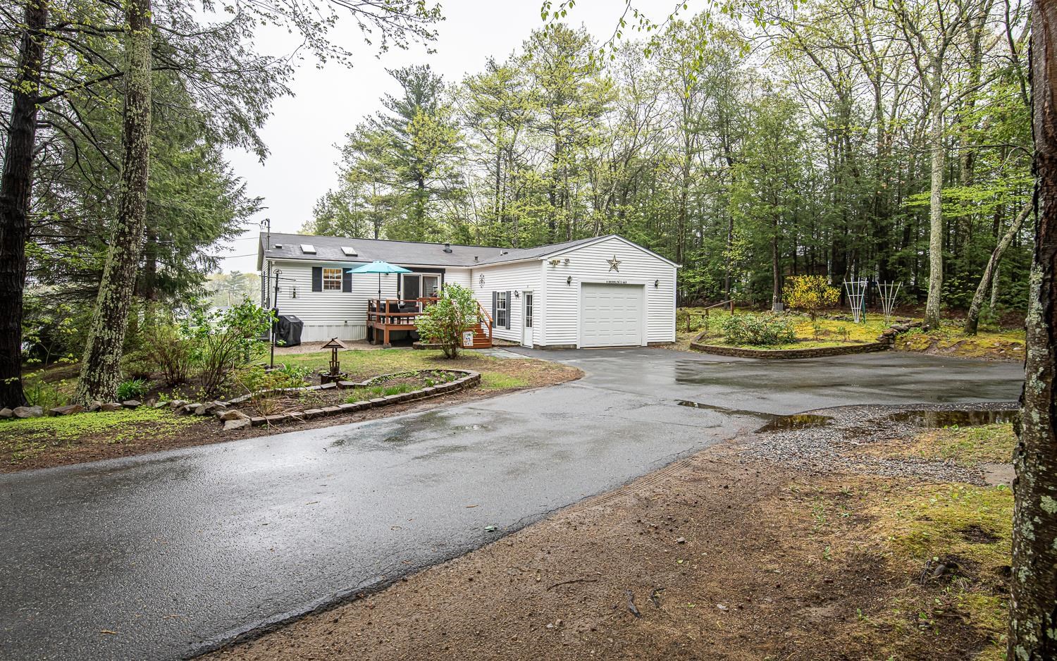 Hampstead, New Hampshire 03841, United States, 2 Bedrooms Bedrooms, ,2 BathroomsBathrooms,Residential,Pending,125042