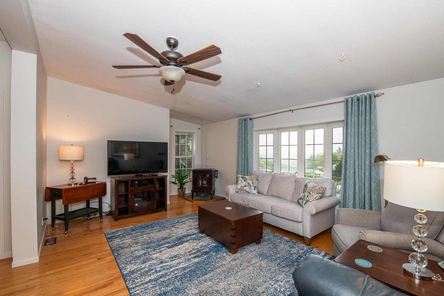 Hampstead, New Hampshire 03841, United States, 2 Bedrooms Bedrooms, ,2 BathroomsBathrooms,Residential,Pending,125042