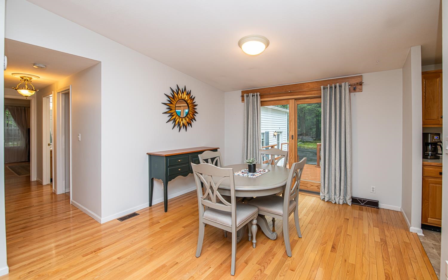 Hampstead, New Hampshire 03841, United States, 2 Bedrooms Bedrooms, ,2 BathroomsBathrooms,Residential,Pending,125042