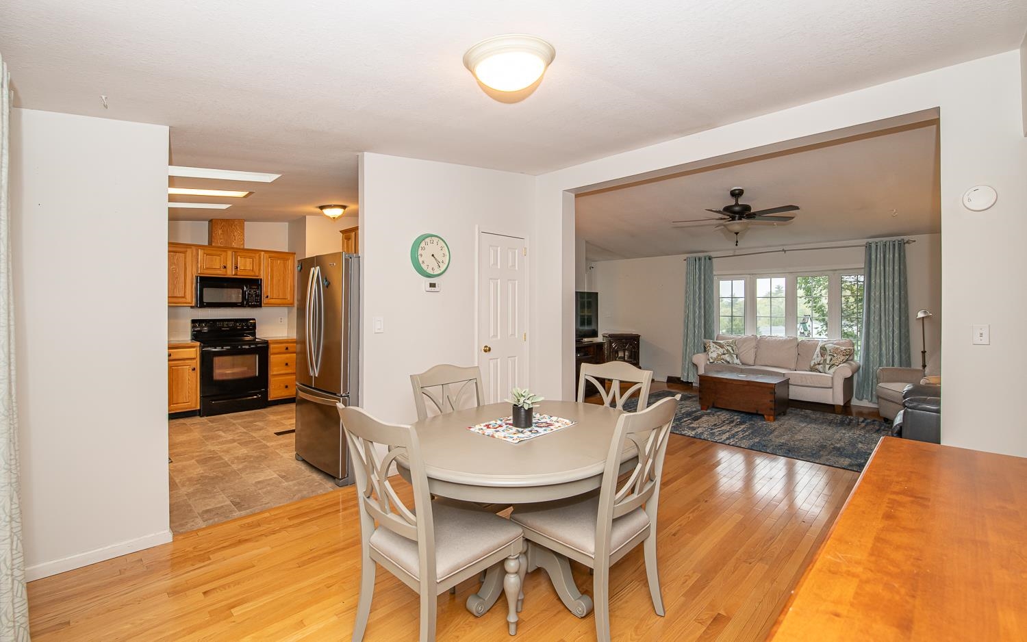 Hampstead, New Hampshire 03841, United States, 2 Bedrooms Bedrooms, ,2 BathroomsBathrooms,Residential,Pending,125042