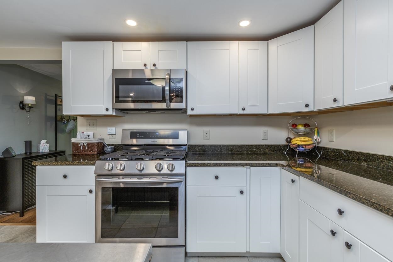 Bradford, New Hampshire 03221, United States, 3 Bedrooms Bedrooms, ,2 BathroomsBathrooms,Residential,Pending,207610