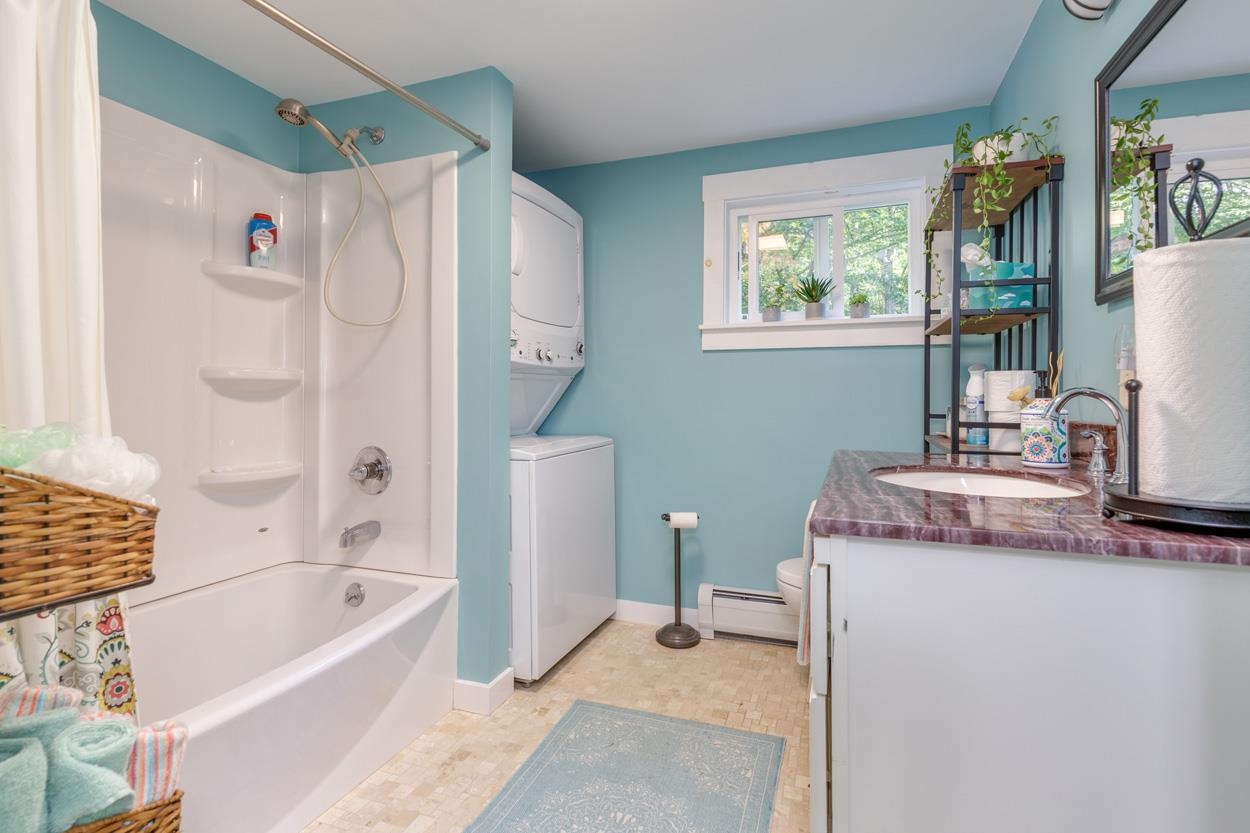 Bradford, New Hampshire 03221, United States, 3 Bedrooms Bedrooms, ,2 BathroomsBathrooms,Residential,Pending,207610