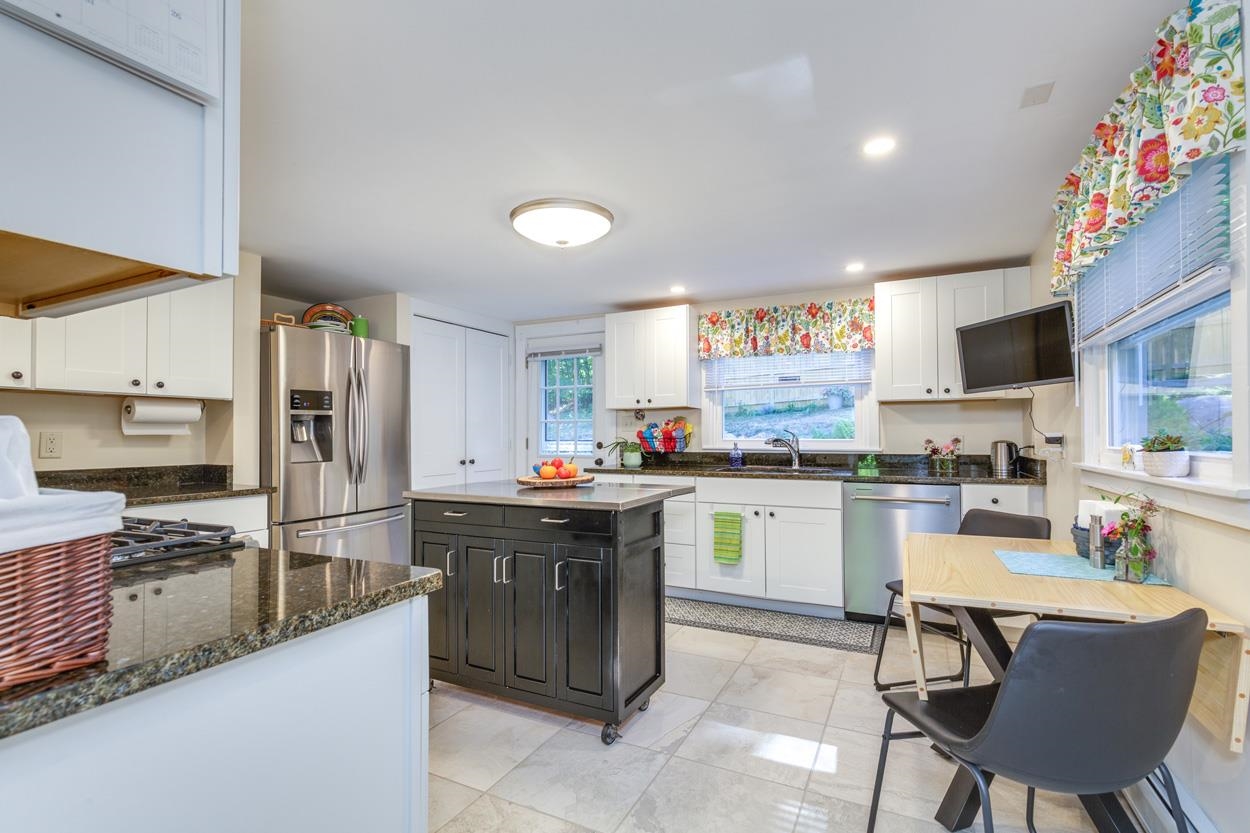 Bradford, New Hampshire 03221, United States, 3 Bedrooms Bedrooms, ,2 BathroomsBathrooms,Residential,Pending,207610