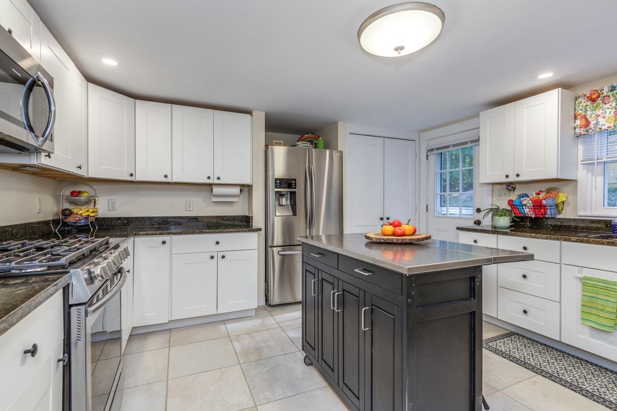 Bradford, New Hampshire 03221, United States, 3 Bedrooms Bedrooms, ,2 BathroomsBathrooms,Residential,Pending,207610