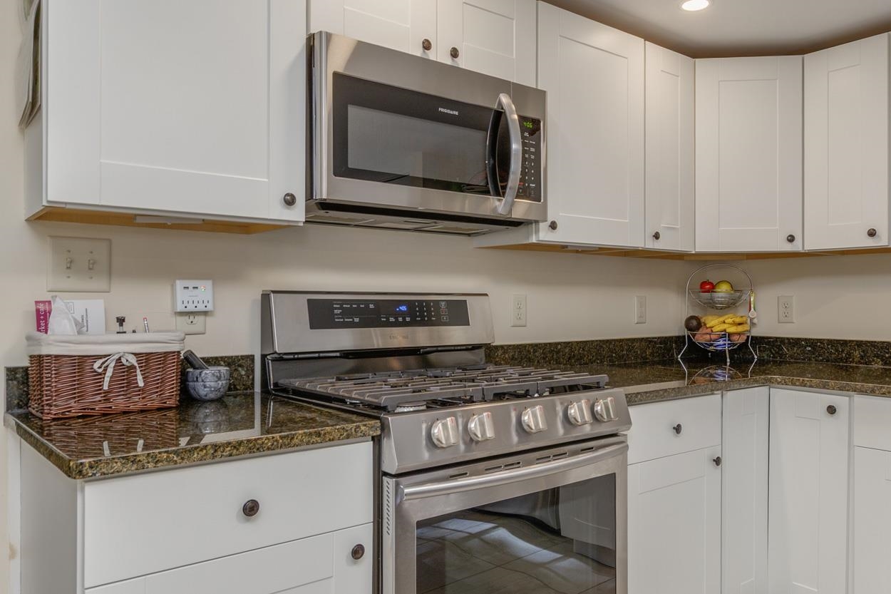 Bradford, New Hampshire 03221, United States, 3 Bedrooms Bedrooms, ,2 BathroomsBathrooms,Residential,Pending,207610