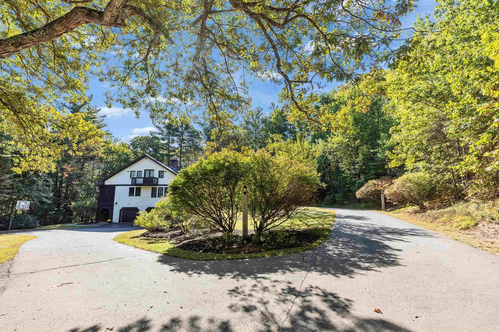 Photo of 107 Fresh Pond Lane, Brookline, NH 03033 (MLS # 5087216)