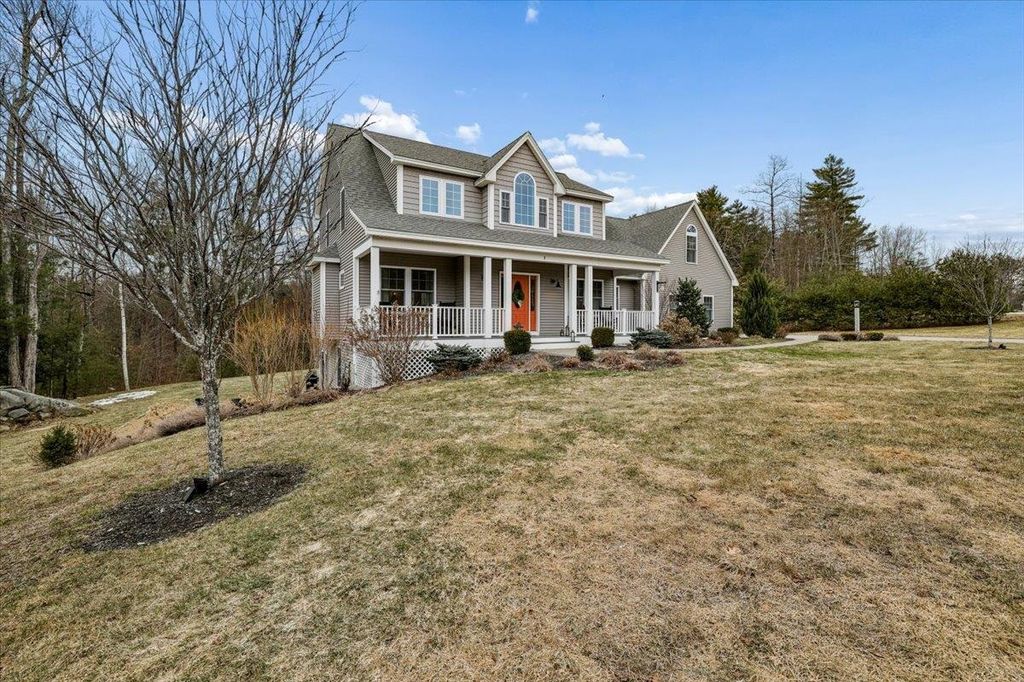 Photo of 5 Whiting Farm Drive, Amherst, NH 03031 (MLS # 5079992)