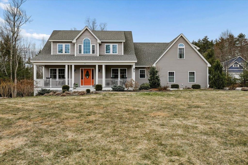 Photo of 5 Whiting Farm Drive, Amherst, NH 03031 (MLS # 5079992)