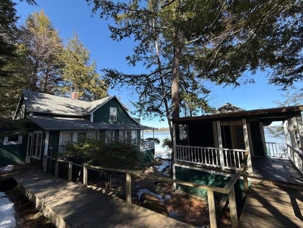 Photo of 211 Lake Avenue, Sunapee, NH 03255 (MLS # 5081025)