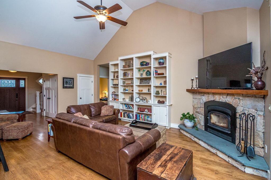 Photo of 47 Oxbow Lane, Conway, NH 03818 (MLS # 5087137)
