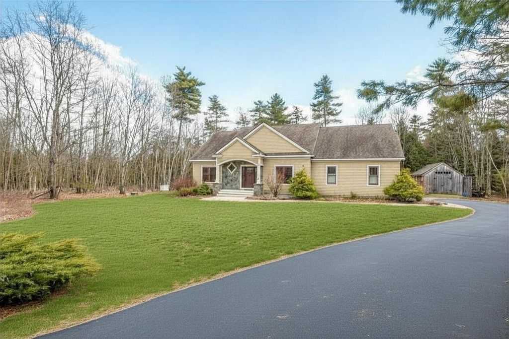 Photo of 47 Oxbow Lane, Conway, NH 03818 (MLS # 5087137)