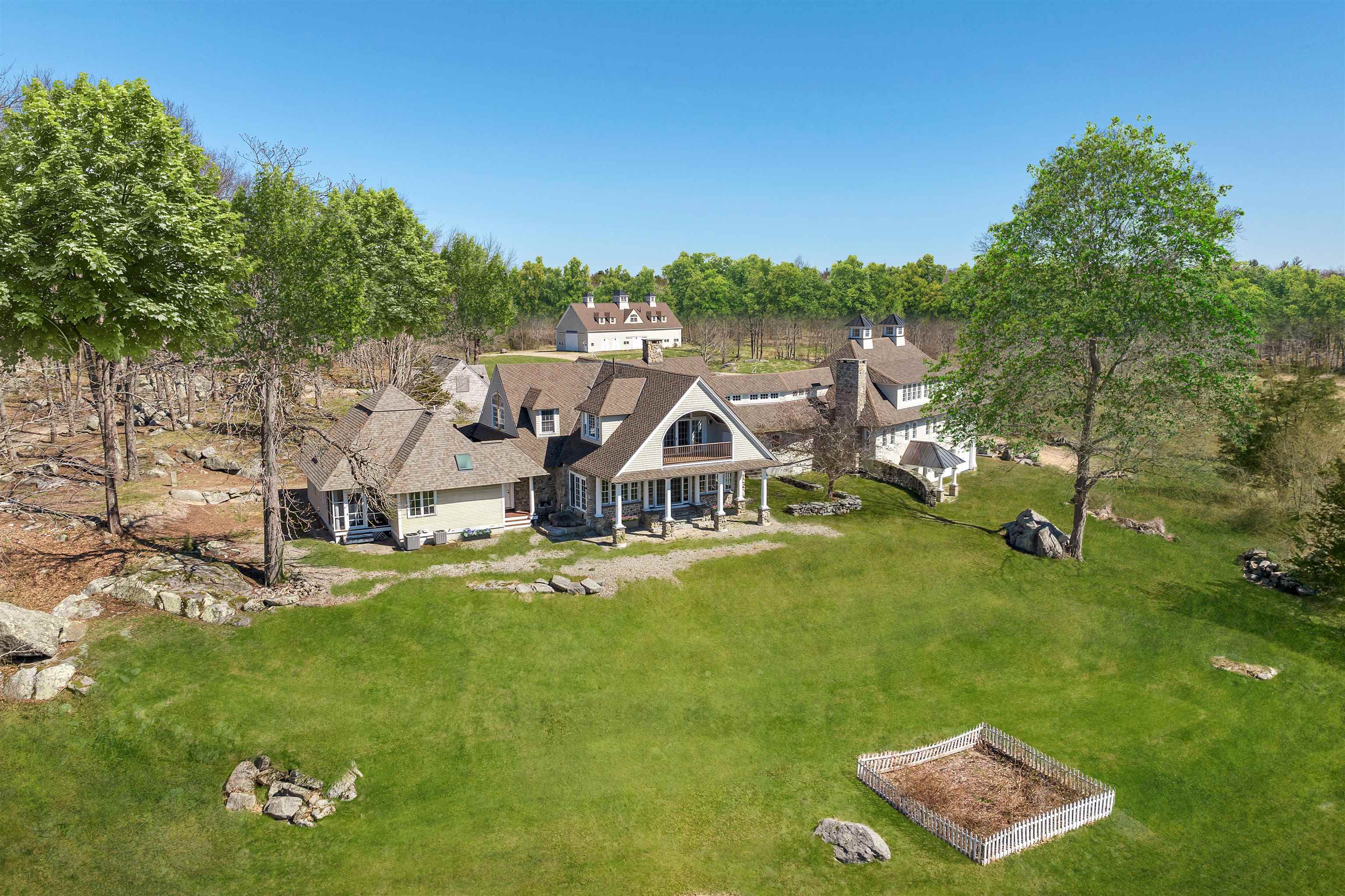 21/25 Winecellar Road
