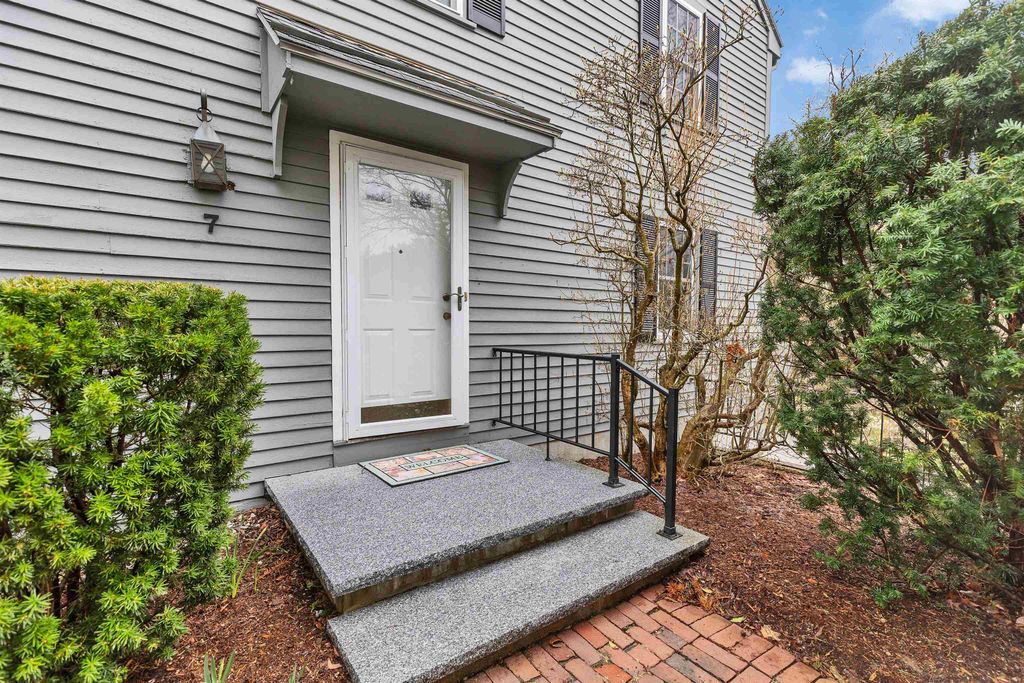 Photo of 7 Governor Square, Peterborough, NH 03458 (MLS # 5084497)
