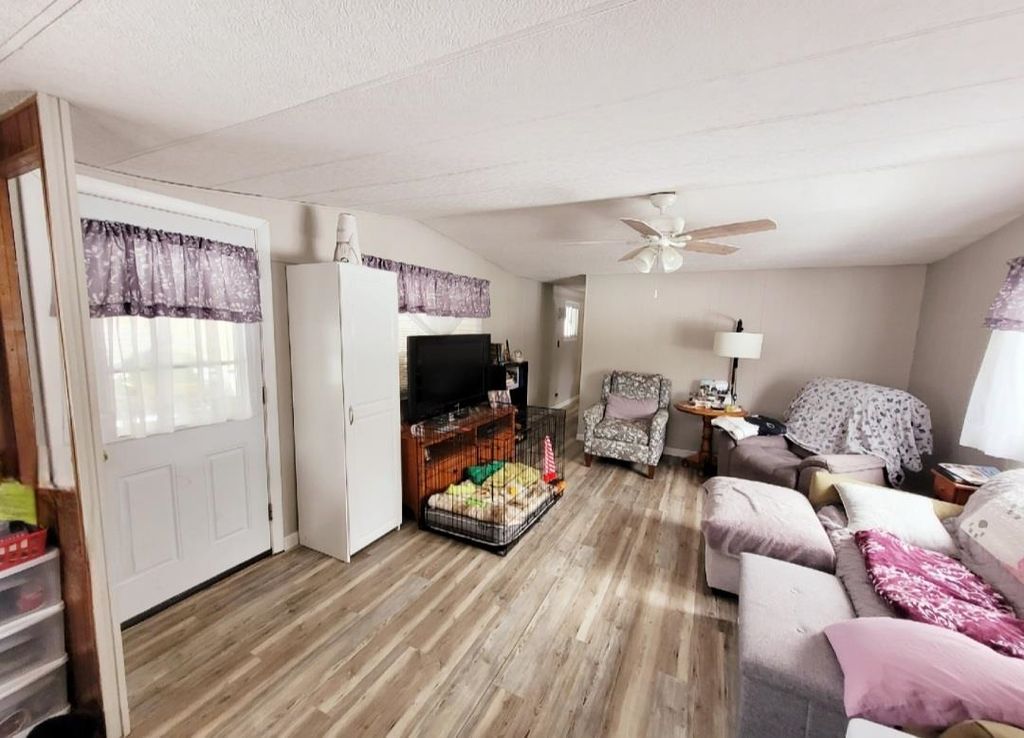 Photo of 7 Skyview Drive, Nashua, NH 03062 (MLS # 5084192)