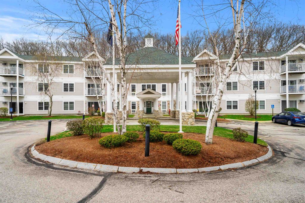 Photo of 265 Edward J Roy Drive #319, Manchester, NH 03104 (MLS # 5084582)