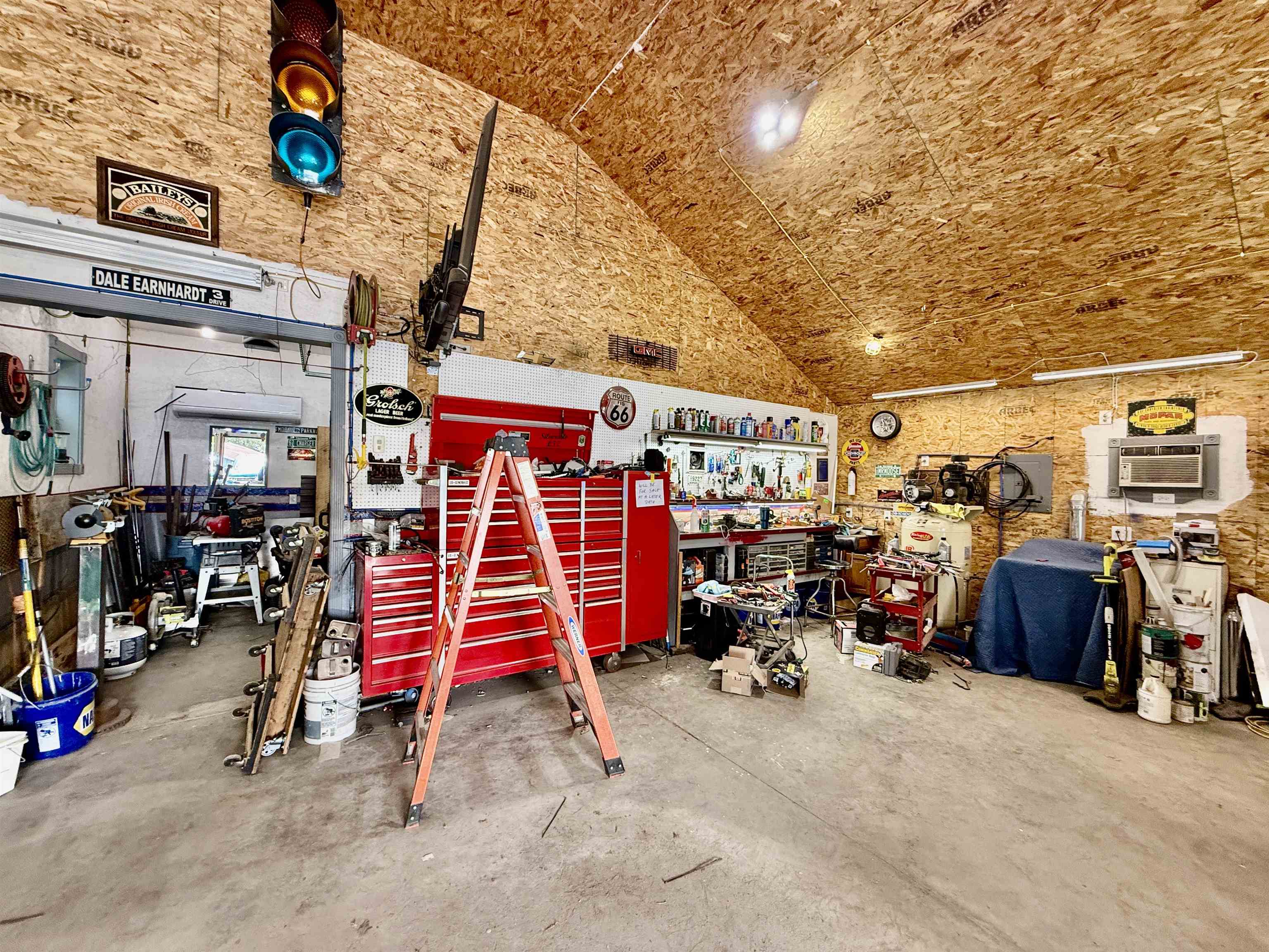 Morristown, Vermont 05661, United States, 3 Bedrooms Bedrooms, ,1 BathroomBathrooms,Residential,Pending,143253