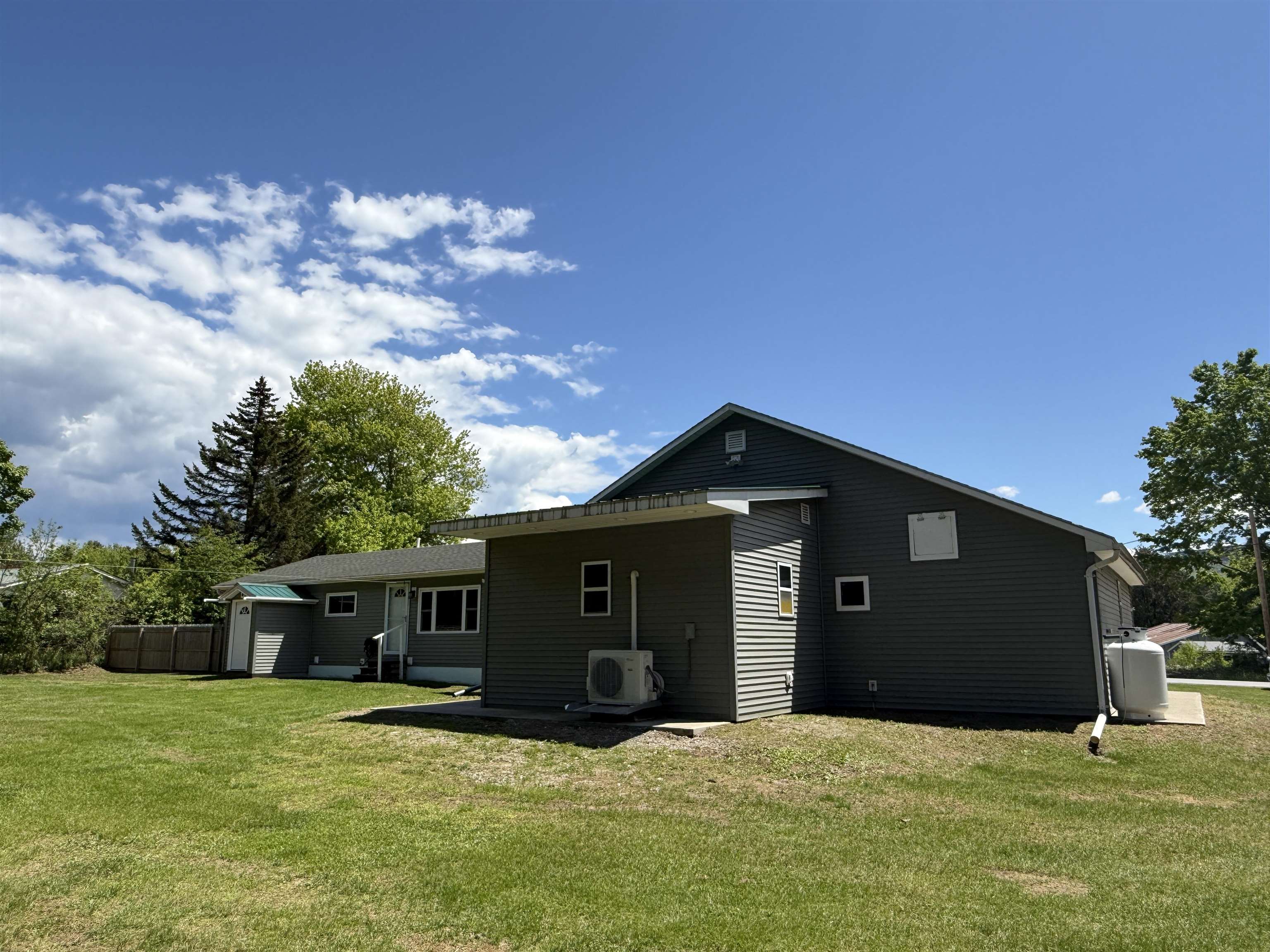 Morristown, Vermont 05661, United States, 3 Bedrooms Bedrooms, ,1 BathroomBathrooms,Residential,Pending,143253