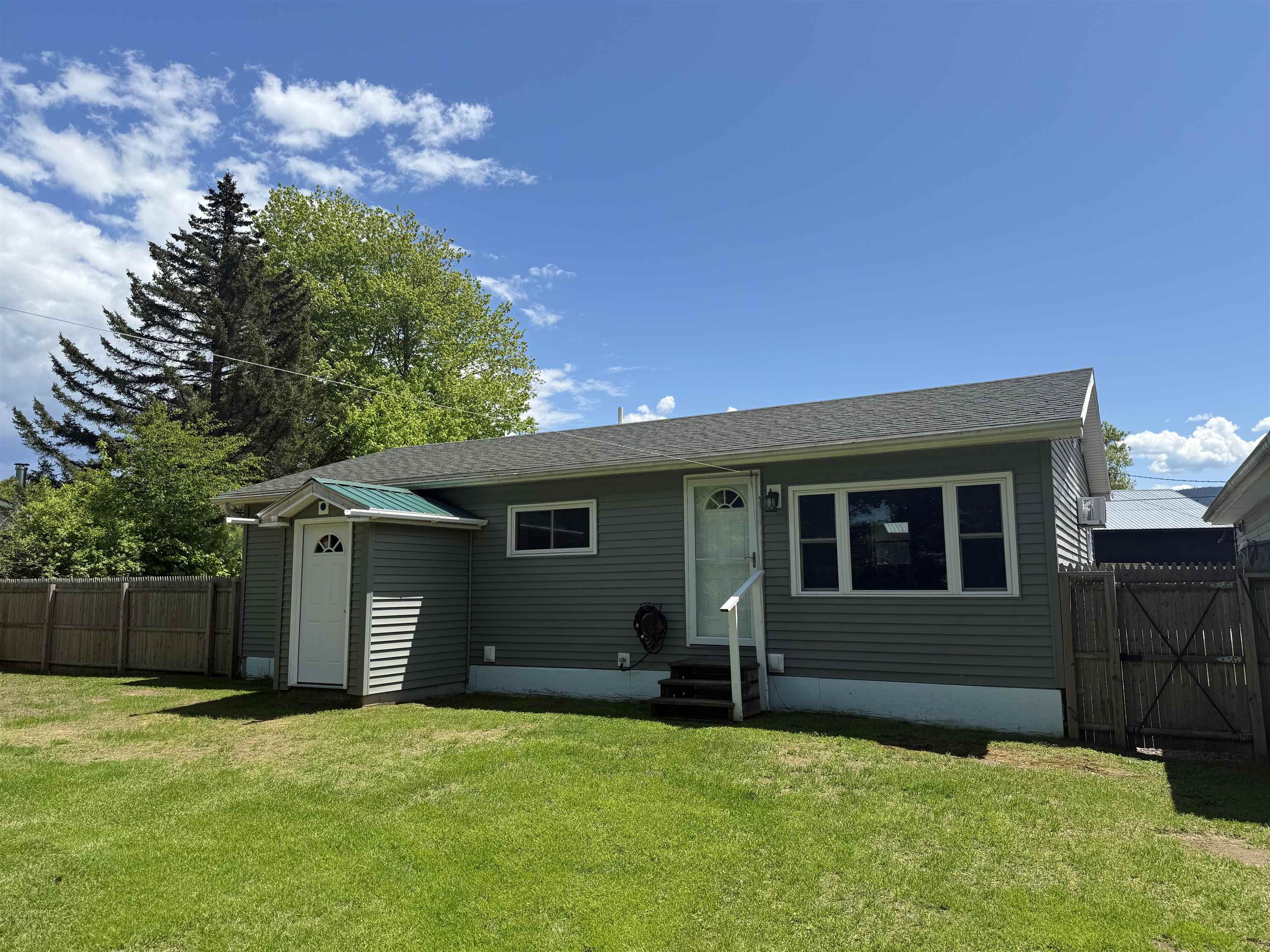 Morristown, Vermont 05661, United States, 3 Bedrooms Bedrooms, ,1 BathroomBathrooms,Residential,Pending,143253