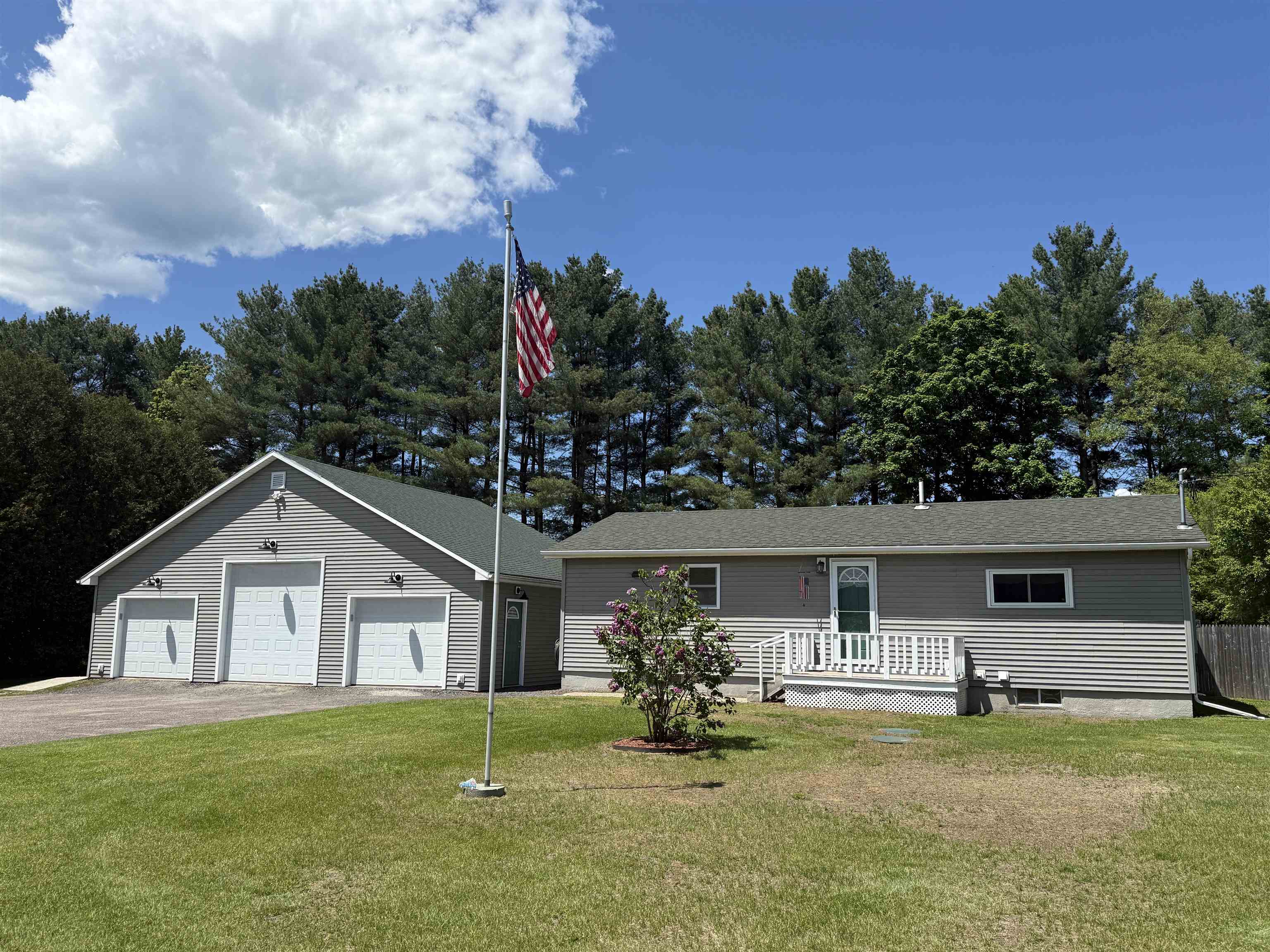 Morristown, Vermont 05661, United States, 3 Bedrooms Bedrooms, ,1 BathroomBathrooms,Residential,Pending,143253