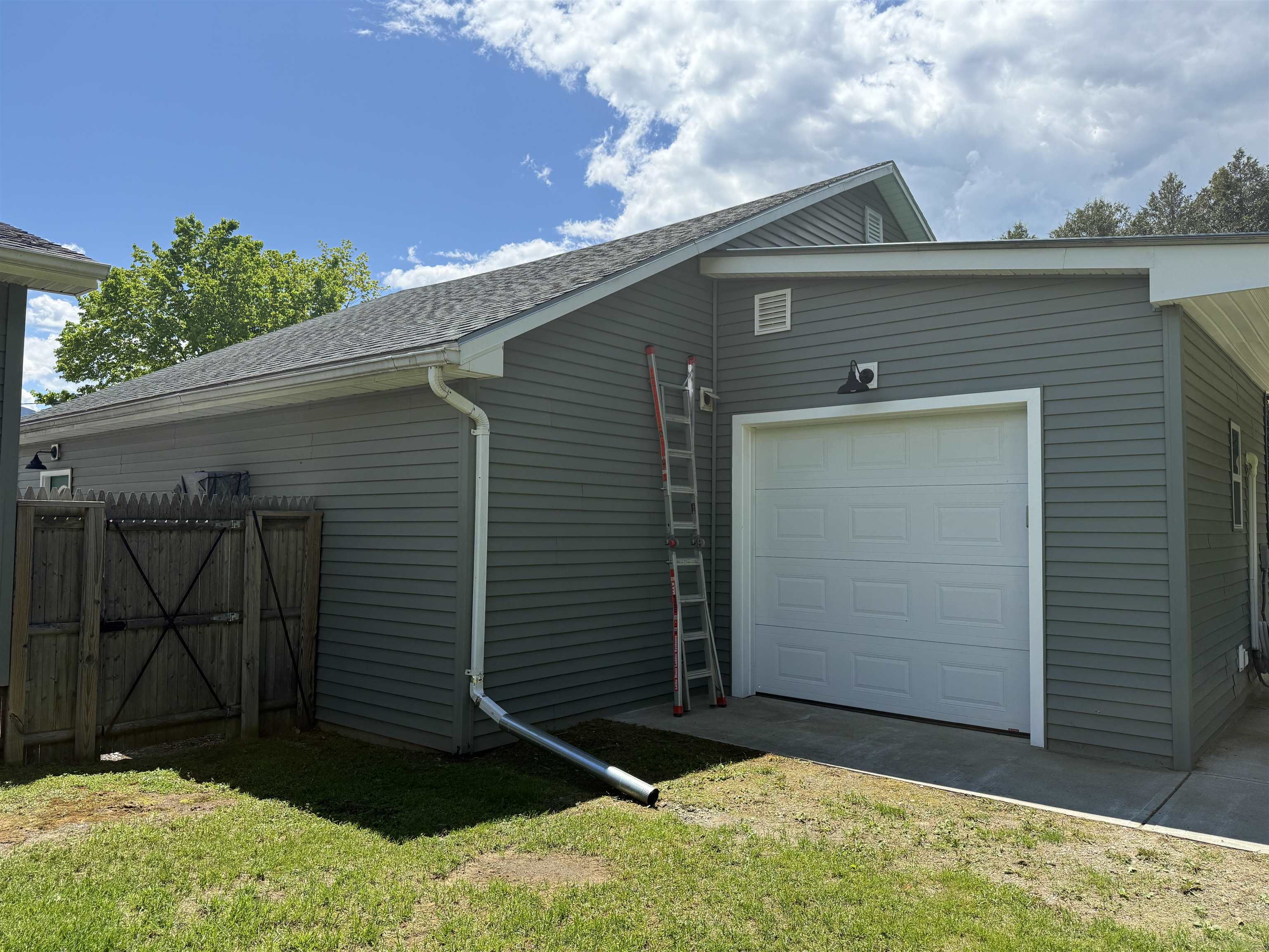 Morristown, Vermont 05661, United States, 3 Bedrooms Bedrooms, ,1 BathroomBathrooms,Residential,Pending,143253